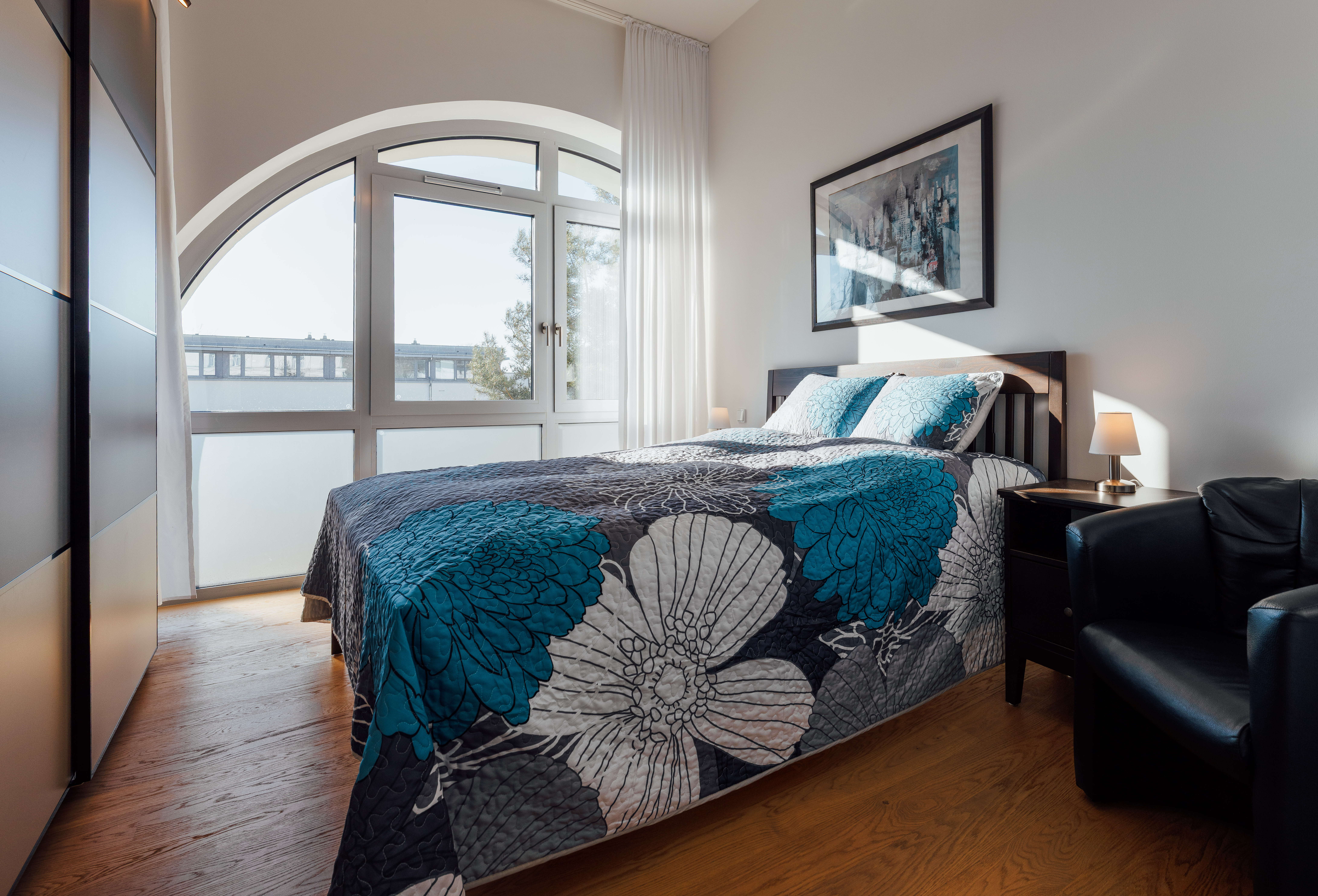 Comfortable bedroom with quality linens